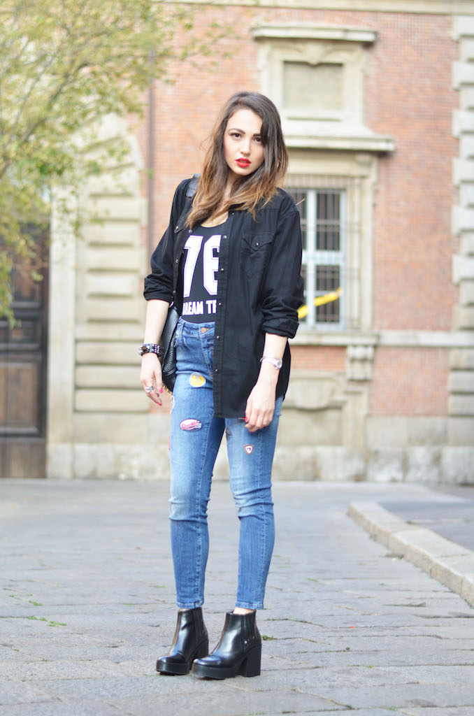 JEANS CON TOPPE